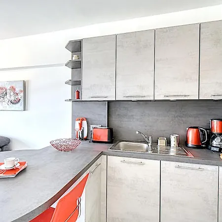 9 Lac - Nice 4 Pers With Parking And Terrace 아파트